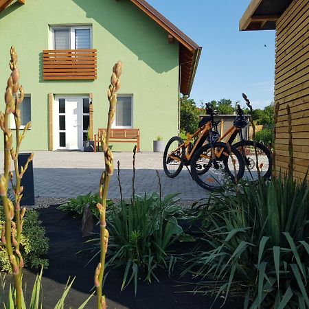 Holiday Home Znojmo W/ Wellness & Wine Zewnętrze zdjęcie