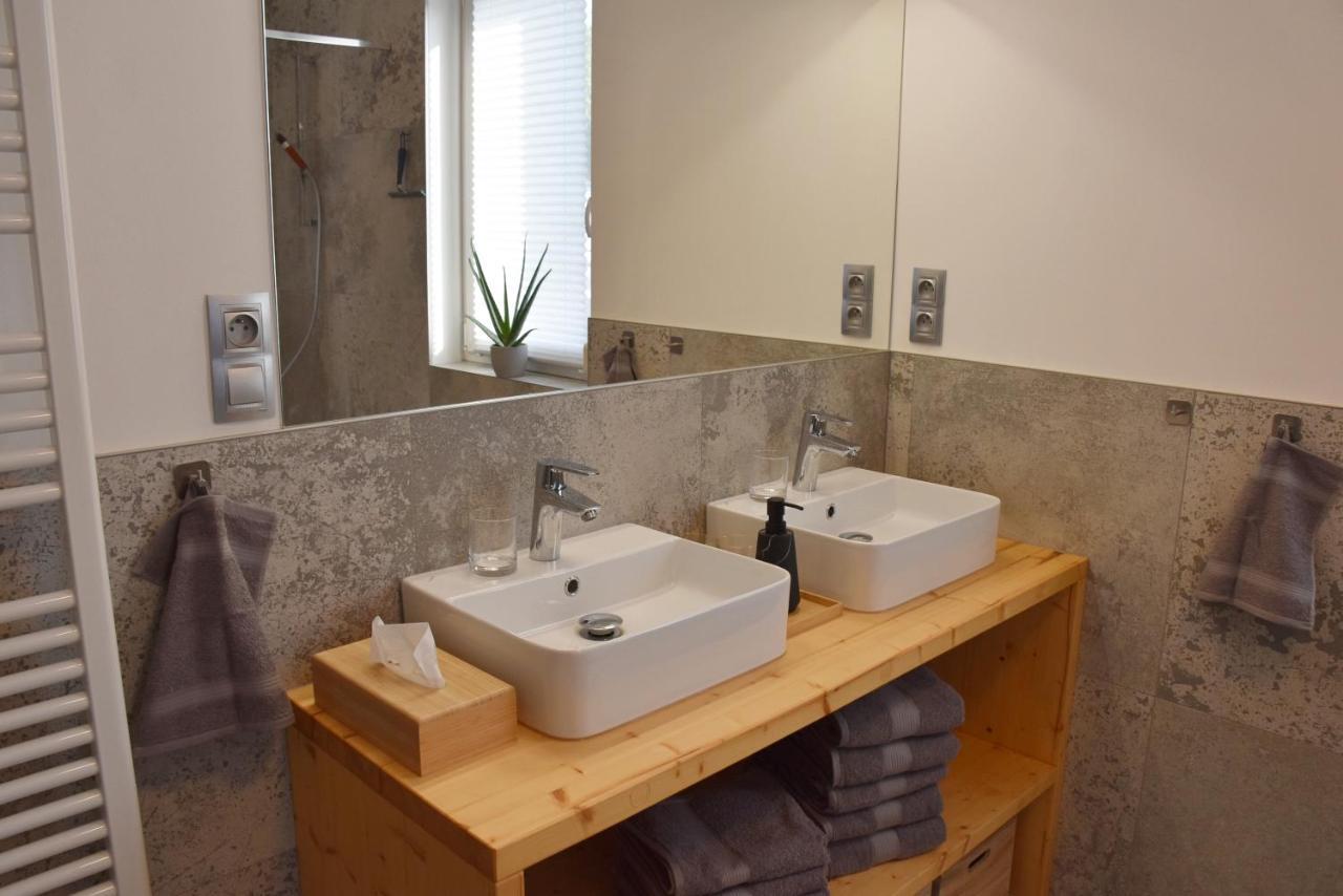 Holiday Home Znojmo W/ Wellness & Wine Zewnętrze zdjęcie