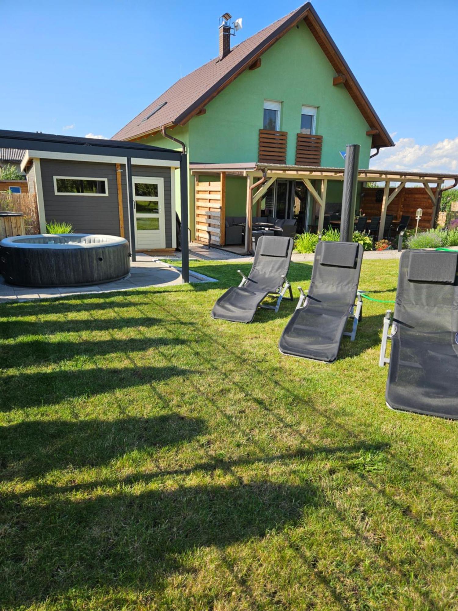 Holiday Home Znojmo W/ Wellness & Wine Zewnętrze zdjęcie