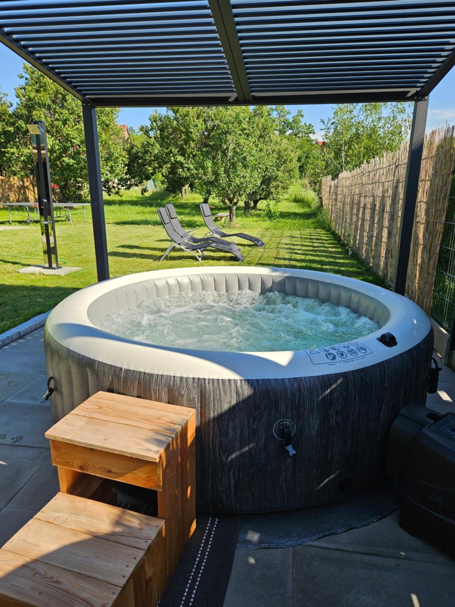 Holiday Home Znojmo W/ Wellness & Wine Zewnętrze zdjęcie